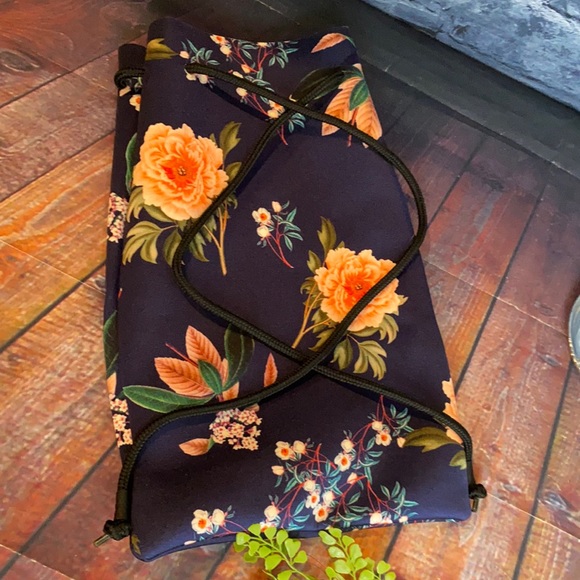 TRIANGL Swimsuit Beach Bag - Picture 2 of 10